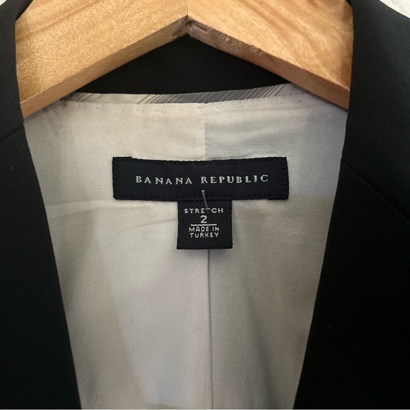 Banana Republic | Women's Black Wool Blazer - Picture 4 of 9